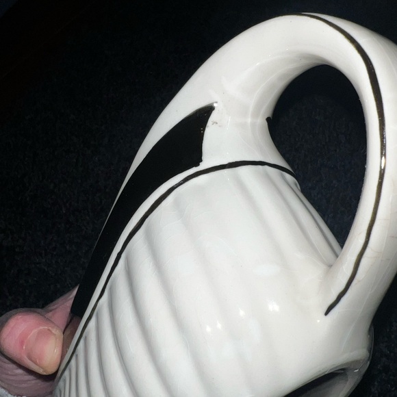 The Main Ingredients 10" Ribbed White with Black Trim Stoneware Gravy Boat - Picture 4 of 11